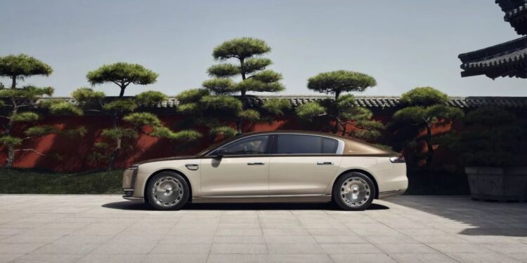 Ποια κινεζική μάρκα πολυτελείας πουλάει περισσότερο από Maybach, BMW και Porsche;