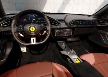 «Συγγνώμη, λάθος…». Η Ferrari αντικαθιστά τα χειριστήρια αφής στο τιμόνι με κανονικά κουμπιά