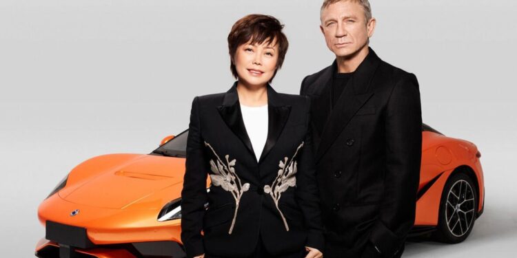Denza Z: Ηλεκτρικό supercar 1.000 ίππων και λάμψη από Τζέιμς Μποντ