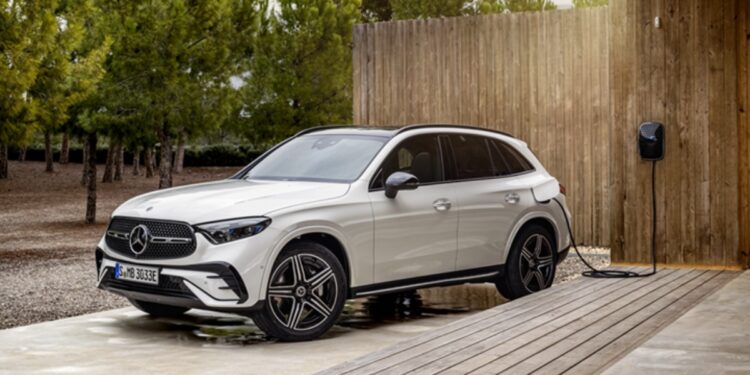 Mercedes-Benz: Γιορτάζει τα 140 χρόνια στην Ελλάδα με 4 επετειακές GLC