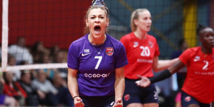 Ρήξη χιαστού υπέστη η Κακουράτου - www.ertsports.gr