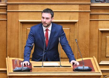 Ενοχή του ανεξάρτητου βουλευτή Κ. Φλώρου για βιαιοπραγία σε βάρος του Β. Γραμμένου, ζήτησε ο εισαγγελέας - ertnews.gr