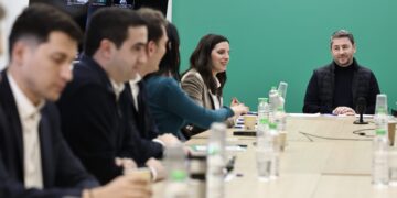 Προσπάθεια αποκλιμάκωσης στο ΠΑΣΟΚ μετά τη διαγραφή Κωνσταντινόπουλου - Στο επίκεντρο το συνέδριο της 27ης Μαρτίου