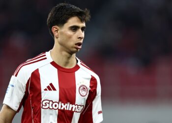 Η ενδεκάδα του Ολυμπιακού απέναντι στον Πανσερραϊκό - www.ertsports.gr