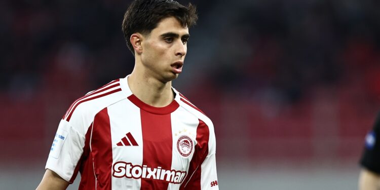 Η ενδεκάδα του Ολυμπιακού απέναντι στον Πανσερραϊκό - www.ertsports.gr