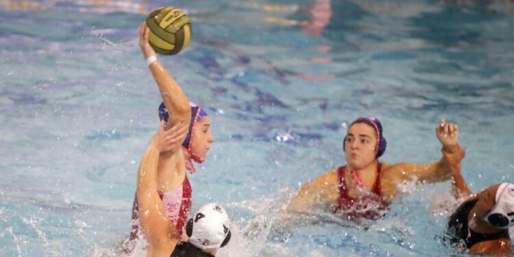 Άνετο πέρασμα του Ολυμπιακού από το Ποσειδώνιο - www.ertsports.gr