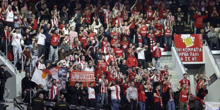 Η παρακάμερα του Ολυμπιακού από τη Βαλένθια (vid) - www.ertsports.gr