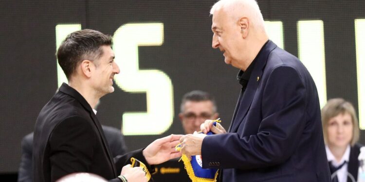 Ξανθόπουλος: Το διπλό στην έδρα της ΑΕΚ, το φετινό Περιστέρι και η ξεχωριστή σχέση του με τον Σάκοτα (vid) - www.ertsports.gr