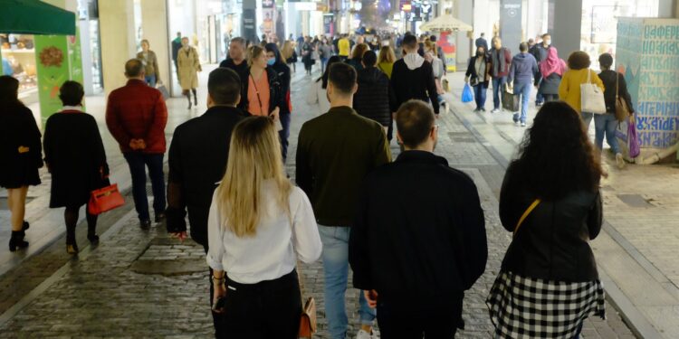 Από την 1η Απριλίου η αύξηση του κατώτατου μισθού - Στις 24 Μαρτίου η σχετική εισήγηση της Κεραμέως στο υπουργικό