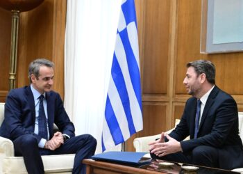 Στις 12:00 η συνάντηση Μητσοτάκη - Ανδρουλάκη στη Βουλή για τις εξελίξεις στη Μέση Ανατολή