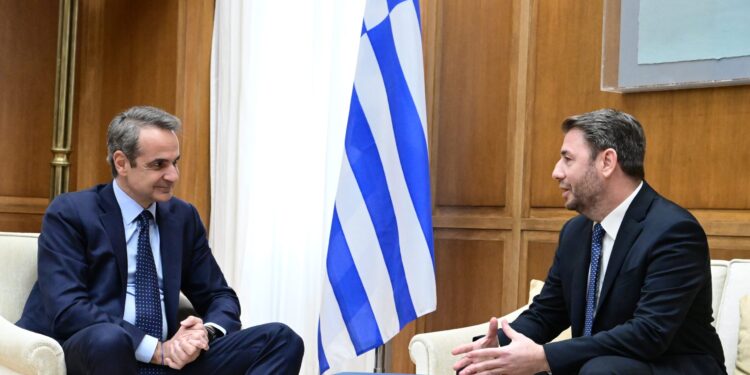 Στις 12:00 η συνάντηση Μητσοτάκη - Ανδρουλάκη στη Βουλή για τις εξελίξεις στη Μέση Ανατολή