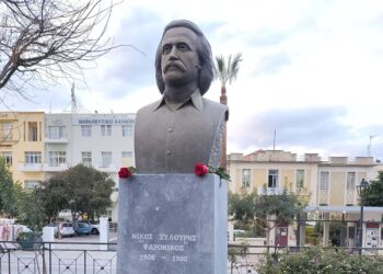 Χανιά: Τίμησαν τον Αρχάγγελο της Κρήτης – Με συγκίνηση τα αποκαλυπτήρια της προτομής του Νίκου Ξυλούρη