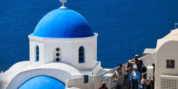 Τι απάντησε η Booking στους ξενοδόχους με αφορμή τις προσφυγές