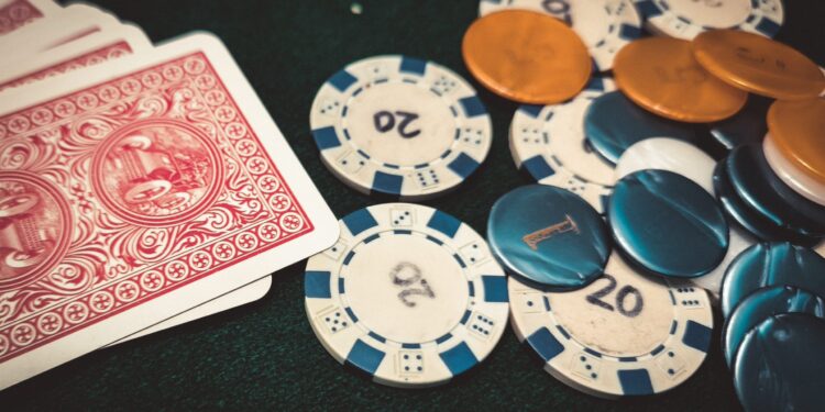 Εξάρθρωση κυκλώματος παράνομου τζόγου - 17 συλλήψεις και κέρδη άνω των 16 εκατ. ευρώ - ertnews.gr