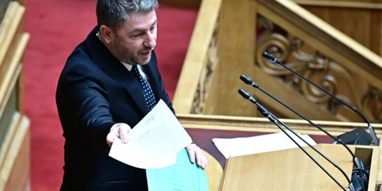 Ο Νίκος Ανδρουλάκης ζητά άμεση ενημέρωση των πολιτικών αρχηγών από τον πρωθυπουργό για τη Μέση Ανατολή