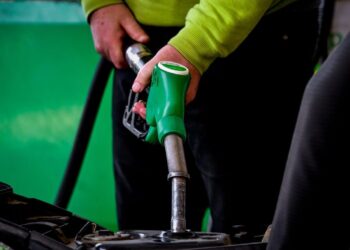 Πρ. Ένωσης Βενζινοπωλών Αττικής στο ΕΡΤnews: Προς κινητοποιήσεις οι πρατηριούχοι – «Πονηρό» το πλαφόν της κυβέρνησης – Στα 9,5 λεπτά το καθαρό κέρδος