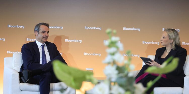 Live η συζήτηση Μητσοτάκη με δημοσιογράφο στο συνέδριο του Bloomberg για τη Νέα Εποχή της Ελληνικής Ενέργειας - ertnews.gr