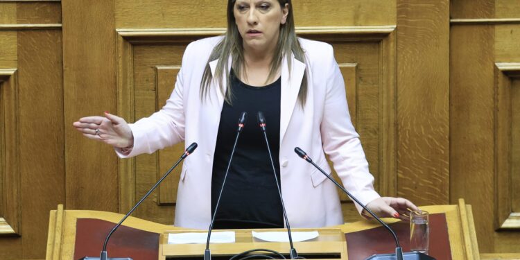 Βουλή: Επίθεση Κωνσταντοπούλου στην κυβέρνηση για τις συνθήκες της δίκης των Τεμπών προκάλεσε την αντίδραση Κυρανάκη