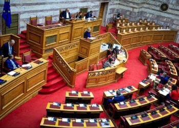 Βουλή: Κατά πλειοψηφία από ΝΔ και ΠΑΣΟΚ κυρώθηκε η ΠΝΠ κατά της αθέμιτης κερδοσκοπίας