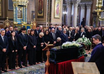 Live – Μαρινέλλα: Το ταξίδι μιας φωνής που έγινε θρύλος, η τελευταία πράξη στη Μητρόπολη Αθηνών – Με πλήθος κόσμου και δάκρυα ο αποχαιρετισμός