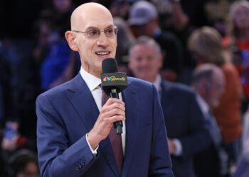 Σίλβερ: «Θέλουμε να δουλέψουμε μαζί και με τη EuroLeague και με την FIBΑ» - www.ertsports.gr