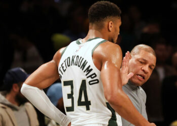 Δίχως Αντετοκούνμπο κόντρα στους Σπερς θα αγωνιστούν οι Μπακς - www.ertsports.gr