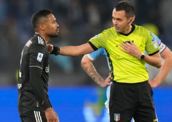 Χτύπησε και τέθηκε εκτός από τα φιλικά της Βραζιλίας ο Άλεξ Σάντρο - www.ertsports.gr