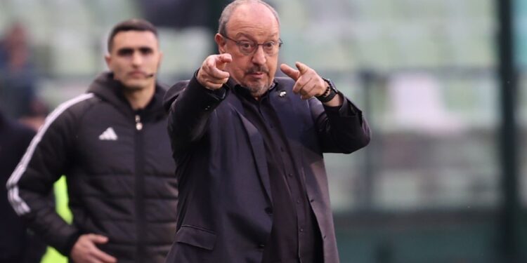 Μπενίτεθ: «Είμαι ικανοποιημένος από την απόδοση των παικτών και την ατμόσφαιρα» - www.ertsports.gr