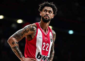 Ντόρσεϊ: «Ας ελπίσουμε να γυρίσουμε πίσω όλοι μαζί την Τρίτη το βράδυ με μια μεγάλη εκτός έδρας νίκη» - www.ertsports.gr