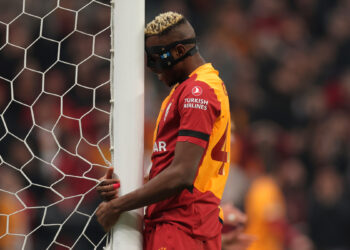 Φόβοι για κάταγμα του Όσιμεν, χειρουργείο ο Λανγκ - www.ertsports.gr