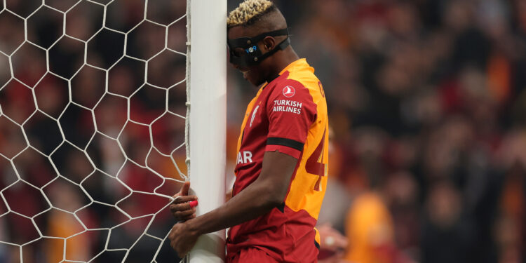 Φόβοι για κάταγμα του Όσιμεν, χειρουργείο ο Λανγκ - www.ertsports.gr