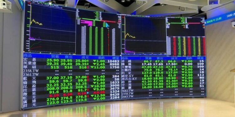 Ανακάμπτουν οι ασιατικές αγορές μετά τη δήλωση Τραμπ ότι οι ΗΠΑ βρίσκονται σε συνομιλίες με το Ιράν