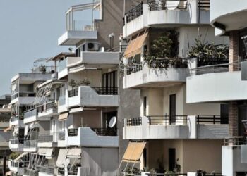 Κτηματαγορά: Μειωμένες οι εισπράξεις φόρων από τις μεταβιβάσεις αυξημένες από τις γονικές παροχές