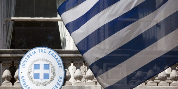 Μετεγκατάσταση της ελληνικής πρεσβείας από την Τεχεράνη στο Μπακού