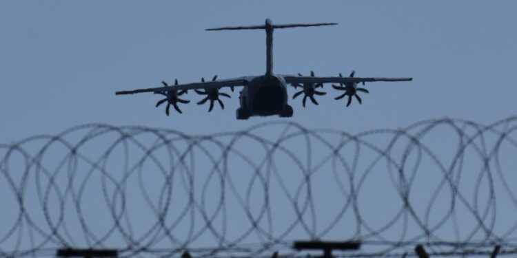 Ενισχύεται η άμυνα της Κύπρου: Φτάνουν οι φρεγάτες «Κίμων», «Ψαρά» και το βρετανικό αντιτορπιλικό HMS Dragon