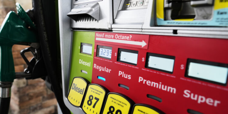 Πετρέλαιο: Στα 93 δολάρια σήμερα το Brent – Πώς διαμορφώνονται οι τιμές στην αντλία