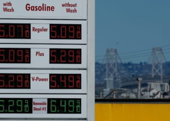 «Άλμα» στις ευρωπαϊκές τιμές ενέργειας μετά τις νέες επιθέσεις στη Μέση Ανατολή - Διψήφια ανατίμηση αμόλυβδης και ντίζελ στην ΕΕ