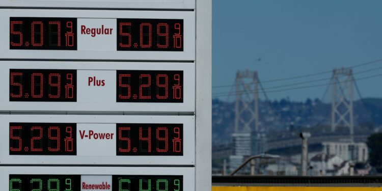 «Άλμα» στις ευρωπαϊκές τιμές ενέργειας μετά τις νέες επιθέσεις στη Μέση Ανατολή - Διψήφια ανατίμηση αμόλυβδης και ντίζελ στην ΕΕ