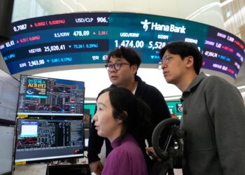 Βυθίζονται οι ασιατικές αγορές καθώς το πετρέλαιο ξεπερνά τα 100 δολάρια ανά βαρέλι