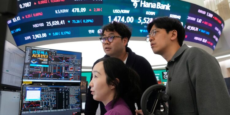 Βυθίζονται οι ασιατικές αγορές καθώς το πετρέλαιο ξεπερνά τα 100 δολάρια ανά βαρέλι