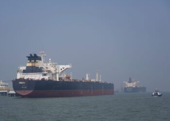 Στενά του Ορμούζ: Οι εναλλακτικές διαδρομές που αναζητούν οι αγορές - Η ανάλυση της Κατερίνας Χριστοφιλίδου