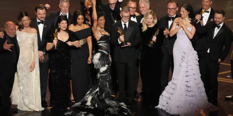 Το ΕΡΤnews στα Όσκαρ 2026: Οι νίκες στη «Μια μάχη μετά την άλλη» - Ποιοι έφυγαν με χρυσά αγαλματίδια από την 98η τελετή, όλα όσα έγιναν