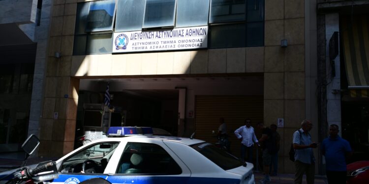 Νεκρός εντοπίστηκε κρατούμενος στο Αστυνομικό Τμήμα Ομόνοιας - ertnews.gr