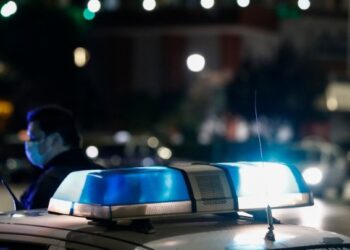 Νέα Μάκρη: Άγνωστοι πυροβόλησαν διερχόμενο Ι.Χ. στη λεωφόρο Μαραθώνος