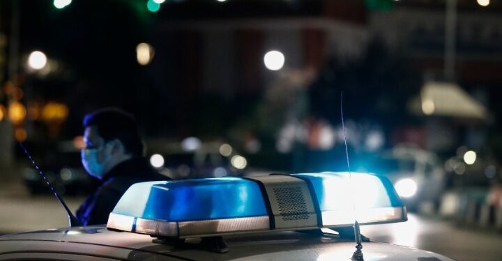 Νέα Μάκρη: Άγνωστοι πυροβόλησαν διερχόμενο Ι.Χ. στη λεωφόρο Μαραθώνος