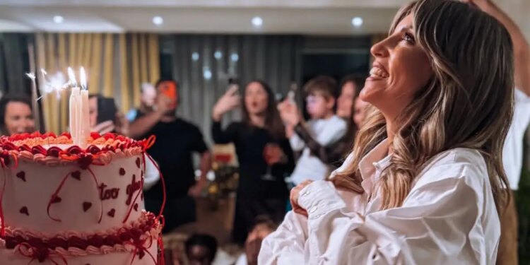 H Αθηνά Οικονομάκου έγινε 40 ετών και έκανε ένα μεγάλο πάρτι