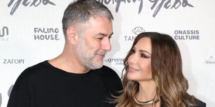 Ο Βασίλης Μπισμπίκης βραβεύτηκε για την «Σπασμένη φλέβα» κι η Δέσποινα Βανδή δηλώνει περήφανη