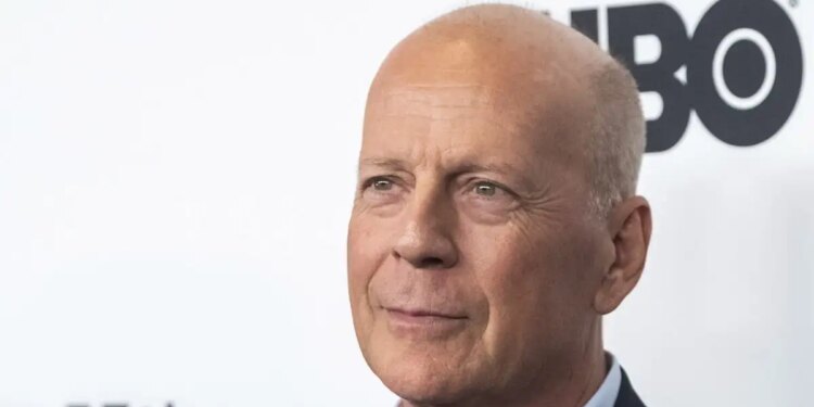 Η φωτογραφία αγκαλιά με την εγγονή του