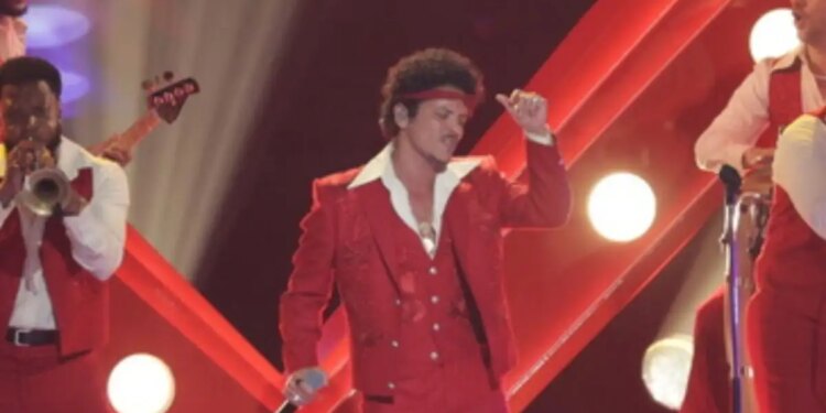 13 χρονιά μετά με νέο άλμπουμ ανεβαίνει στην κορυφή του Billboard