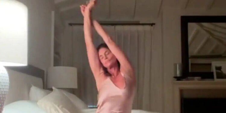 Δίχασε το viral βίντεο της 2,5 ωρών πρωινής ρουτίνας της